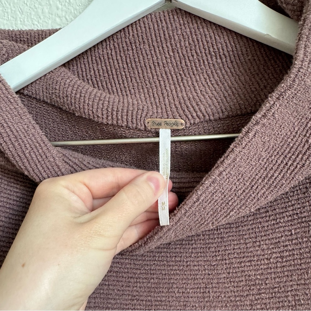 DONT BUY
Free People• Oversized Knit Sweater - Picture 5 of 5